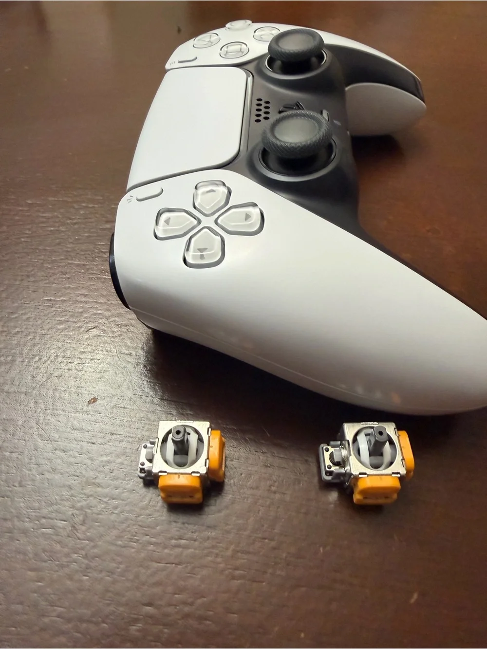 Custom white Wireless controller whit upgrade hall efect joysticks